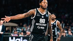 Tyreque Jones vive señalado por la afición, a pesar de su buen rendimiento en la pista