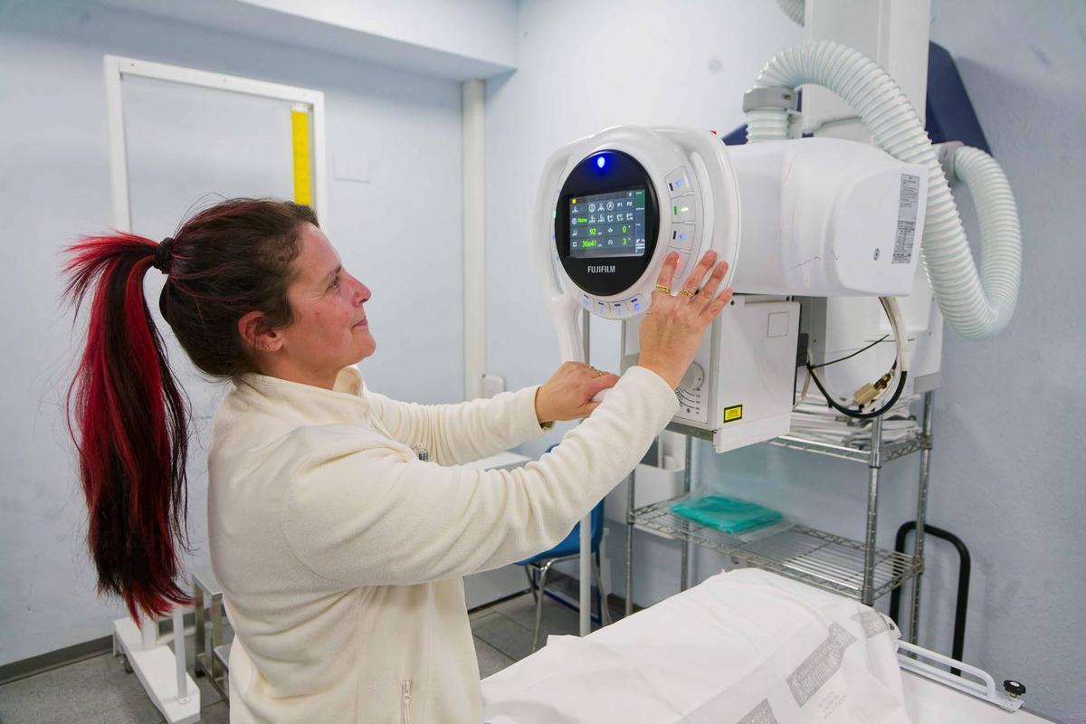 Mireia Romero, alumna en prácticas en el Hospital General de Castellón.