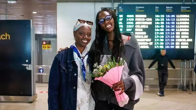 Awa Fam llega a Valencia tras hacer historia en el draft de la WNBA