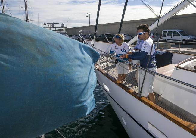 14/11/2016  deporte aventura sanidad  cinco mujeres que han superado el cancer cruzarán el atlántico patrocinadas por  pelayo que han realizado una escala en el muelle de marina de san miguel realizando un entrenamiento en la bahia