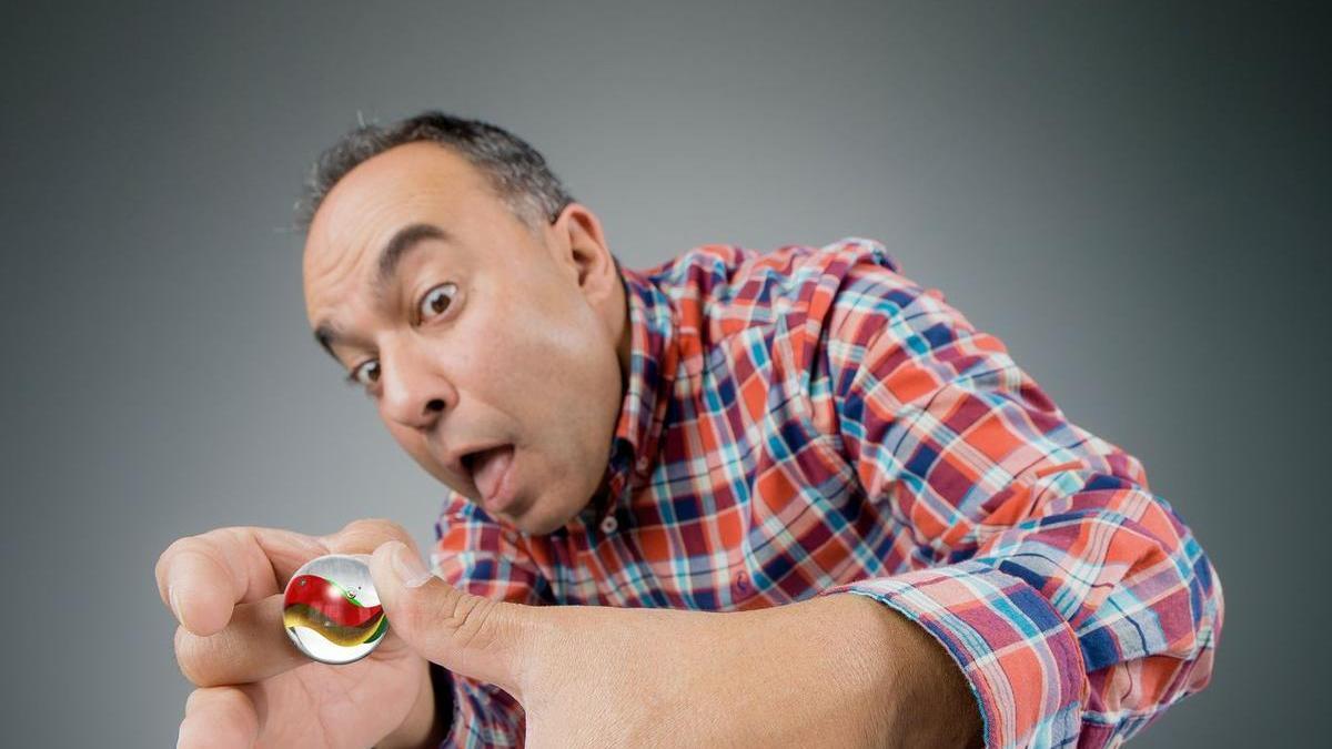 Maestro Florido invita al Boliche del Sureste, su nuevo programa de radio pionero en la comarca.