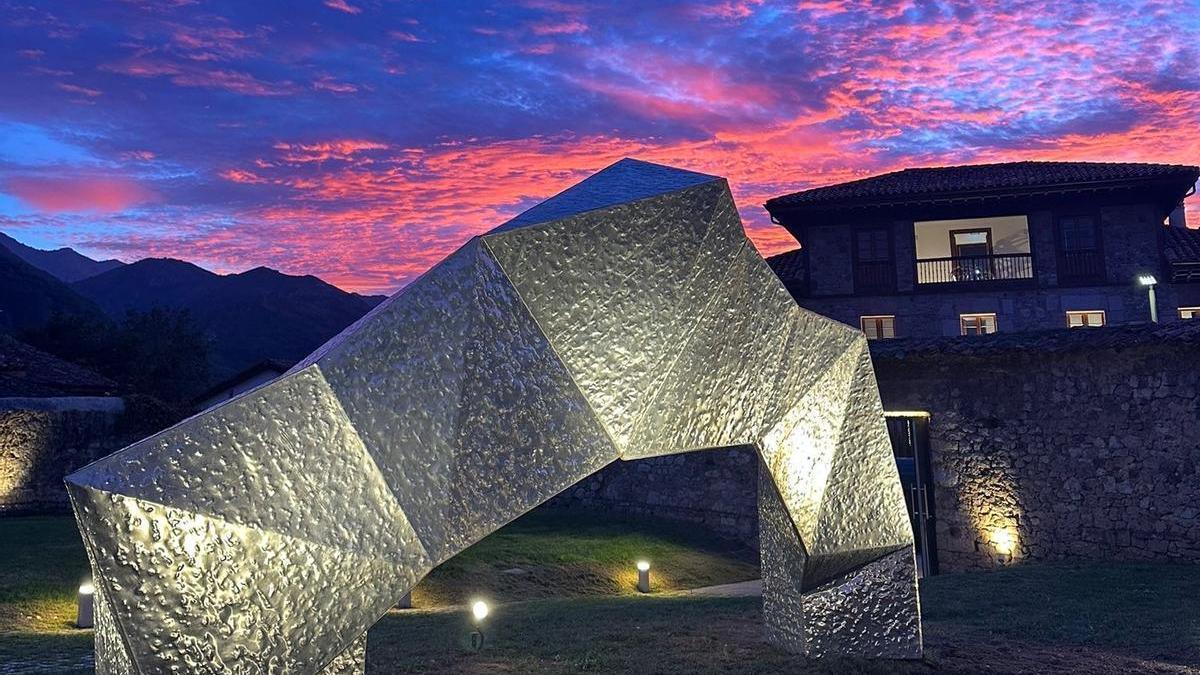 "Prisma de luz", en el exterior del CAB.