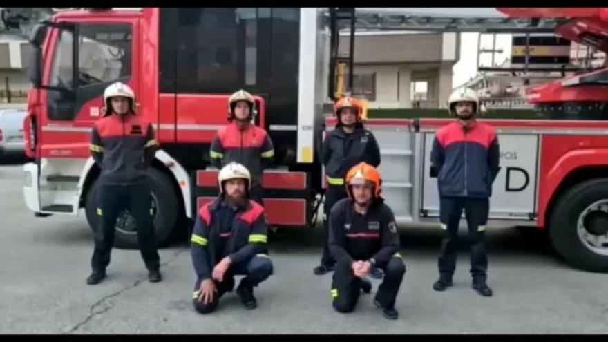 "Todos somos Eloy": el emotivo homenaje de los bomberos de Oviedo en el cuarto aniversario del incendio de Uría