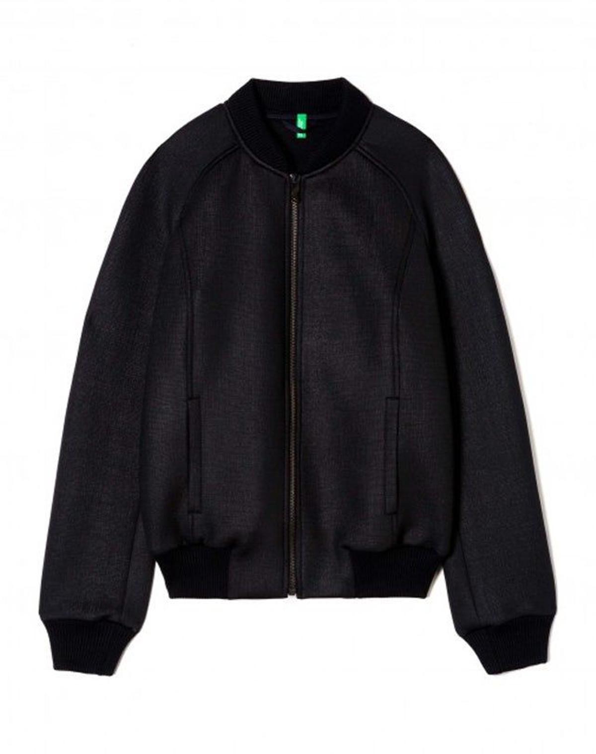 Bomber negra de Benetton (Precio: 59,95 euros)