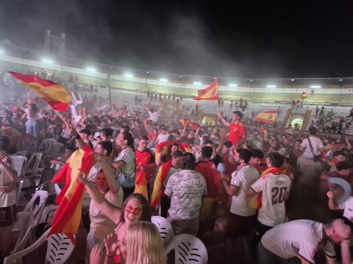 Así vive la provincia de Córdoba la final del Mundial: pantallas en las plazas y miles de aficionados Así vive la provincia de Córdoba la final del Mundial: pantallas en las plazas y miles de aficionados