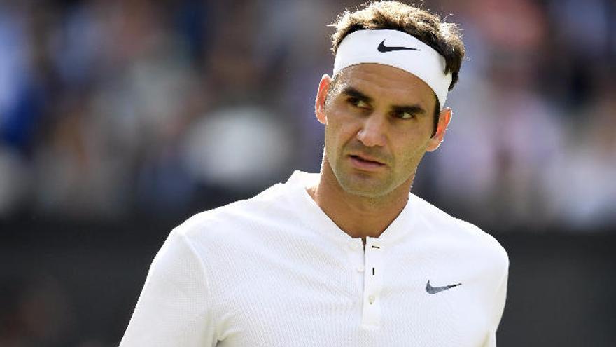 Vía libre para Federer en Wimbledon, al caer Murray e irse Djokovic