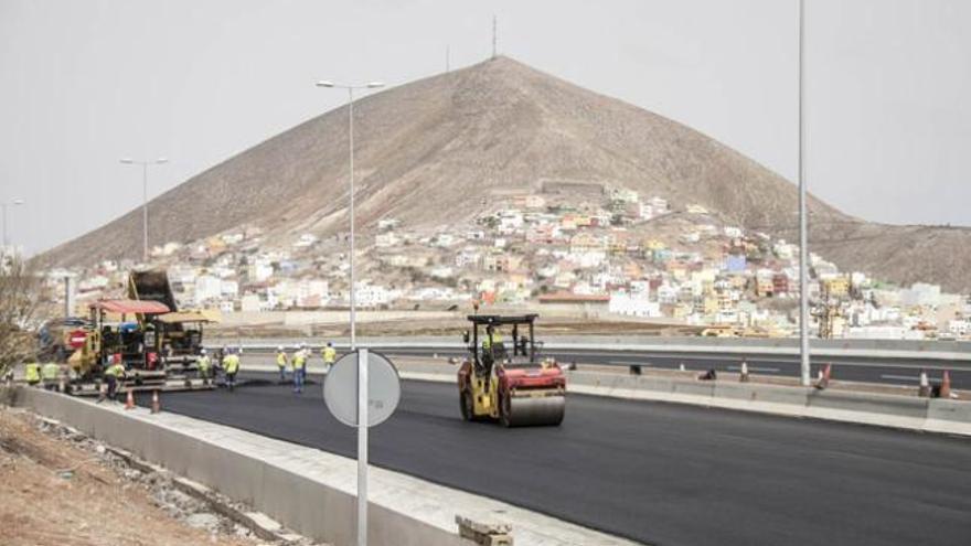 Obras Públicas acuerda abrir al tráfico en septiembre la nueva vía Pagador-Guía