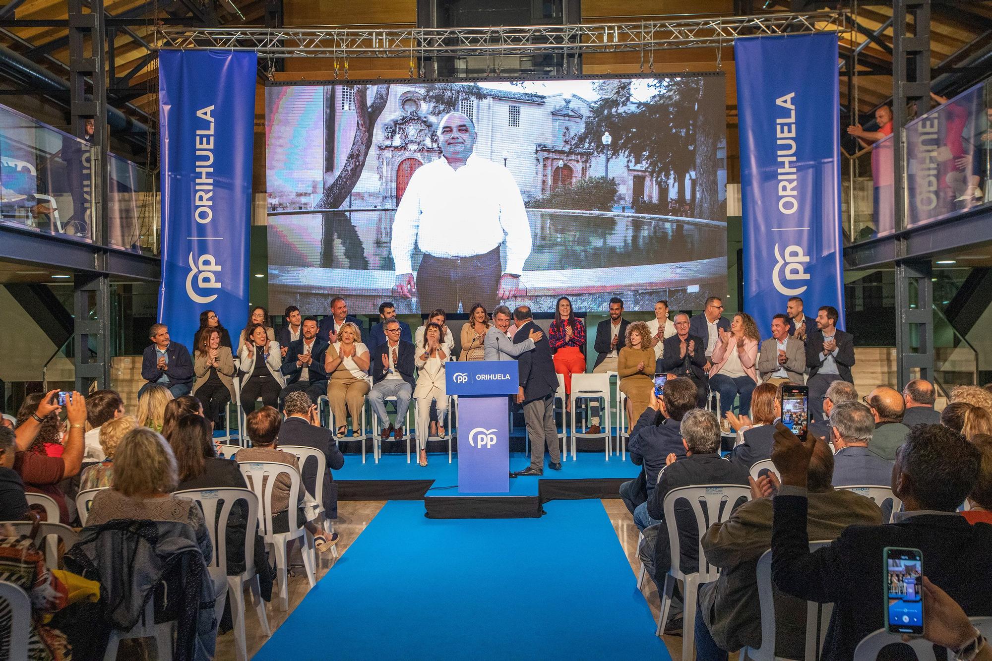 Lorente y Bascuñana arropan en Orihuela a Vegara en un acto con polémica por no ajustarse al horario