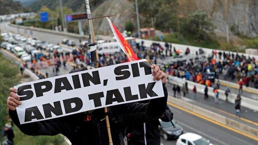 Tsunami Democràtic pide al Barça y Real Madrid poder colocar una pancarta en el clásico