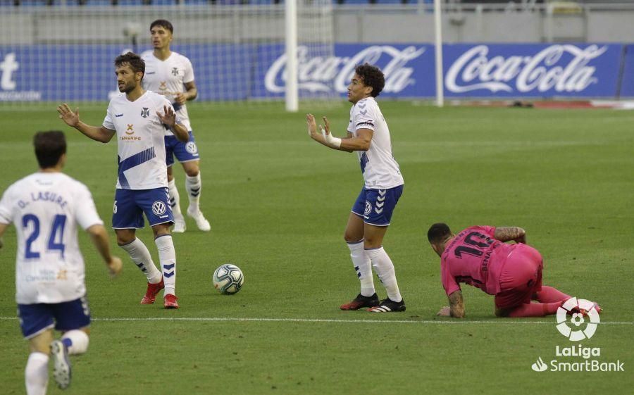 Partido del Tenerife y el Málaga CF de la Liga SmartBank.