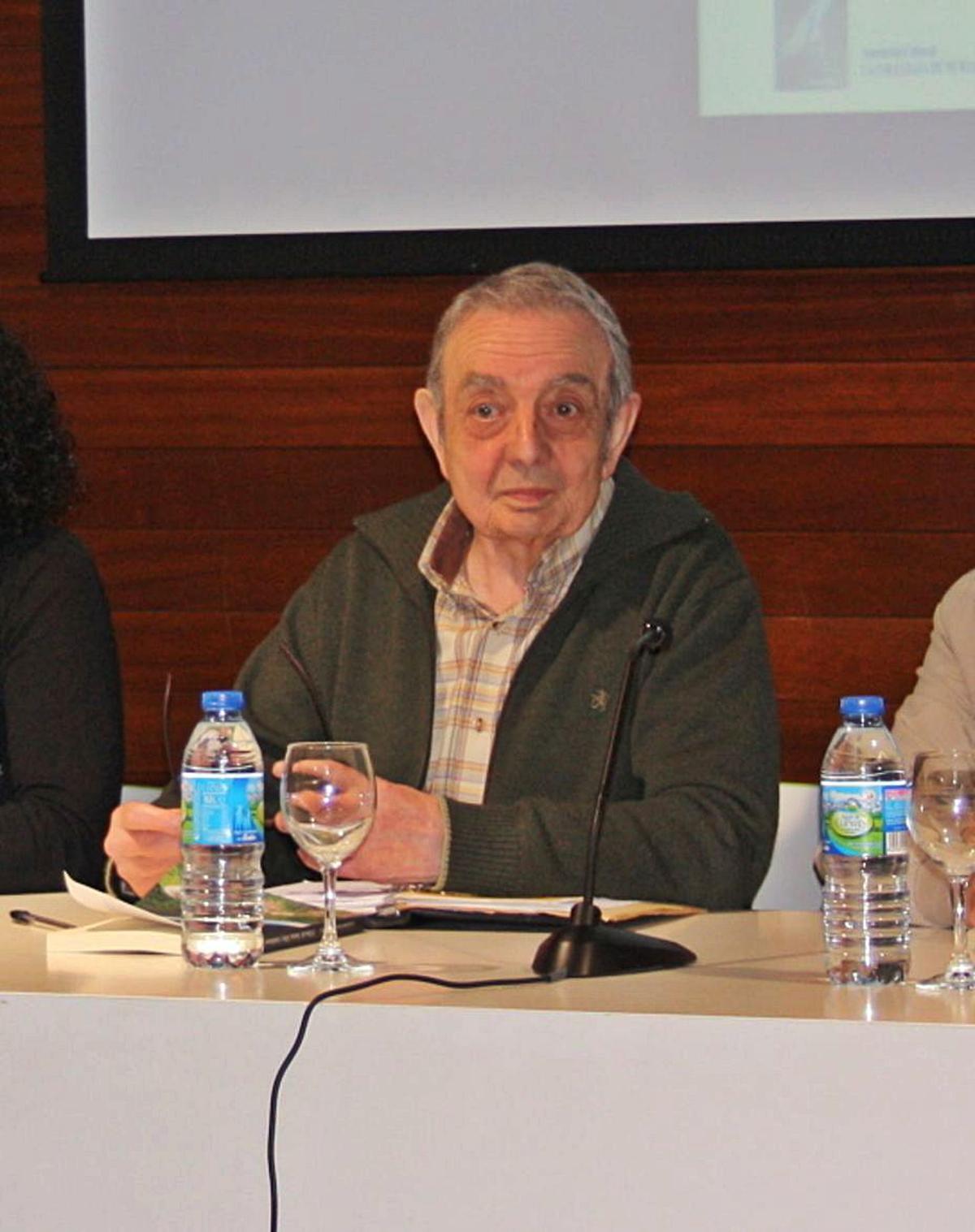 El fallecido, durante una presentación. | Camporro