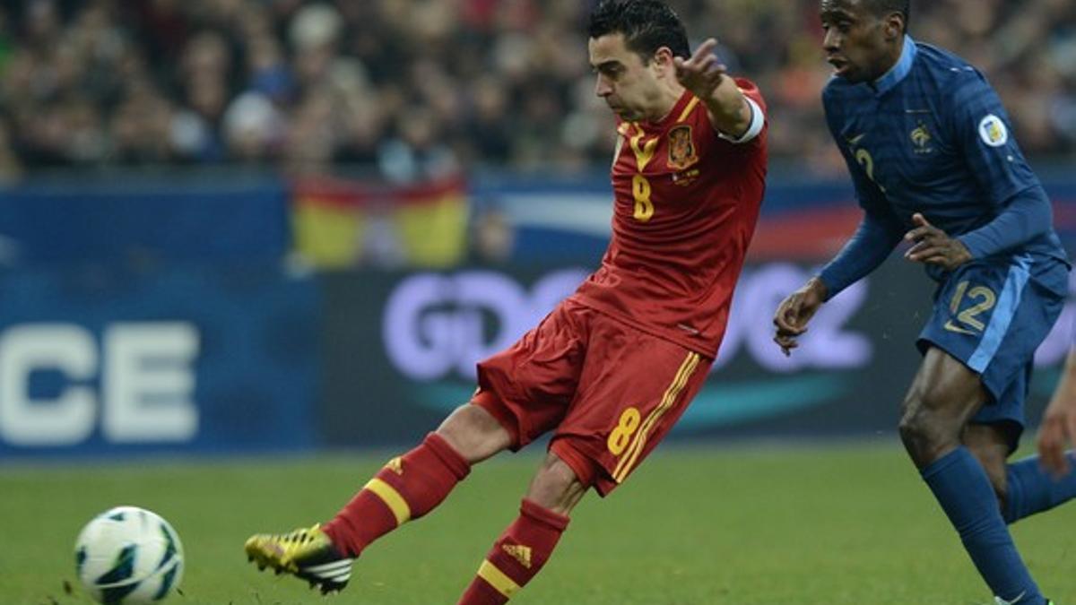 Xavi, en una jugada del Francia-España.