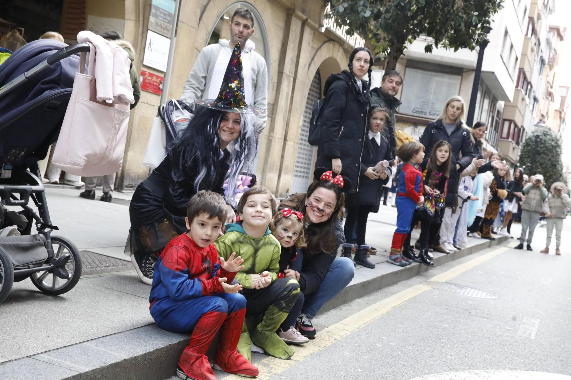 Así han disfrutado pequeños y mayores en el desfile infantil del Antroxu de Gijón (en imágenes)