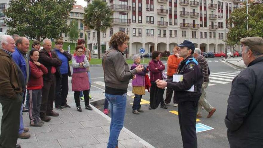 Sorteo para los puestos de verduras en la rúa Caracas