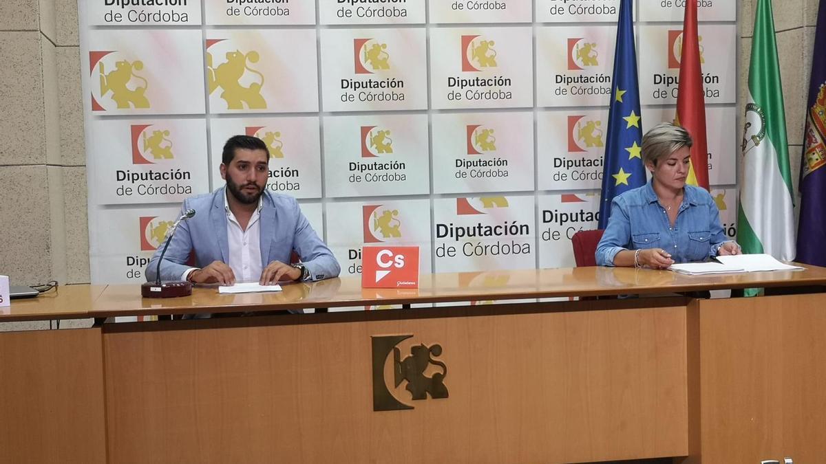 Los diputados de Ciudadanos Miguel Castellano y Érika Nevado.