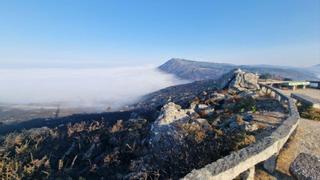 La niebla frena el avance de los incendios, que arrasan más de 4.200 hectáreas