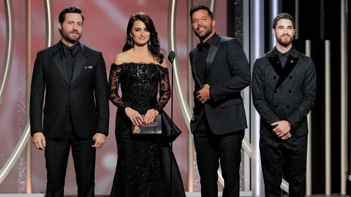 zentauroepp41519352 presenters  l r  edgar ramirez  penelope cruz  ricky martin 180108093114