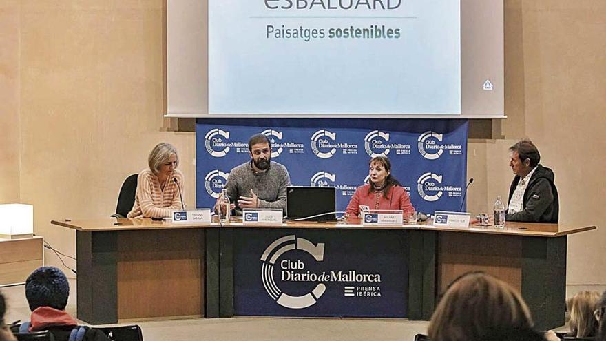 Tatiana Sarasa, LluÃ­s Amengual, Nekane Aramburu y Marcos Tur, ayer durante el encuentro en el Club.