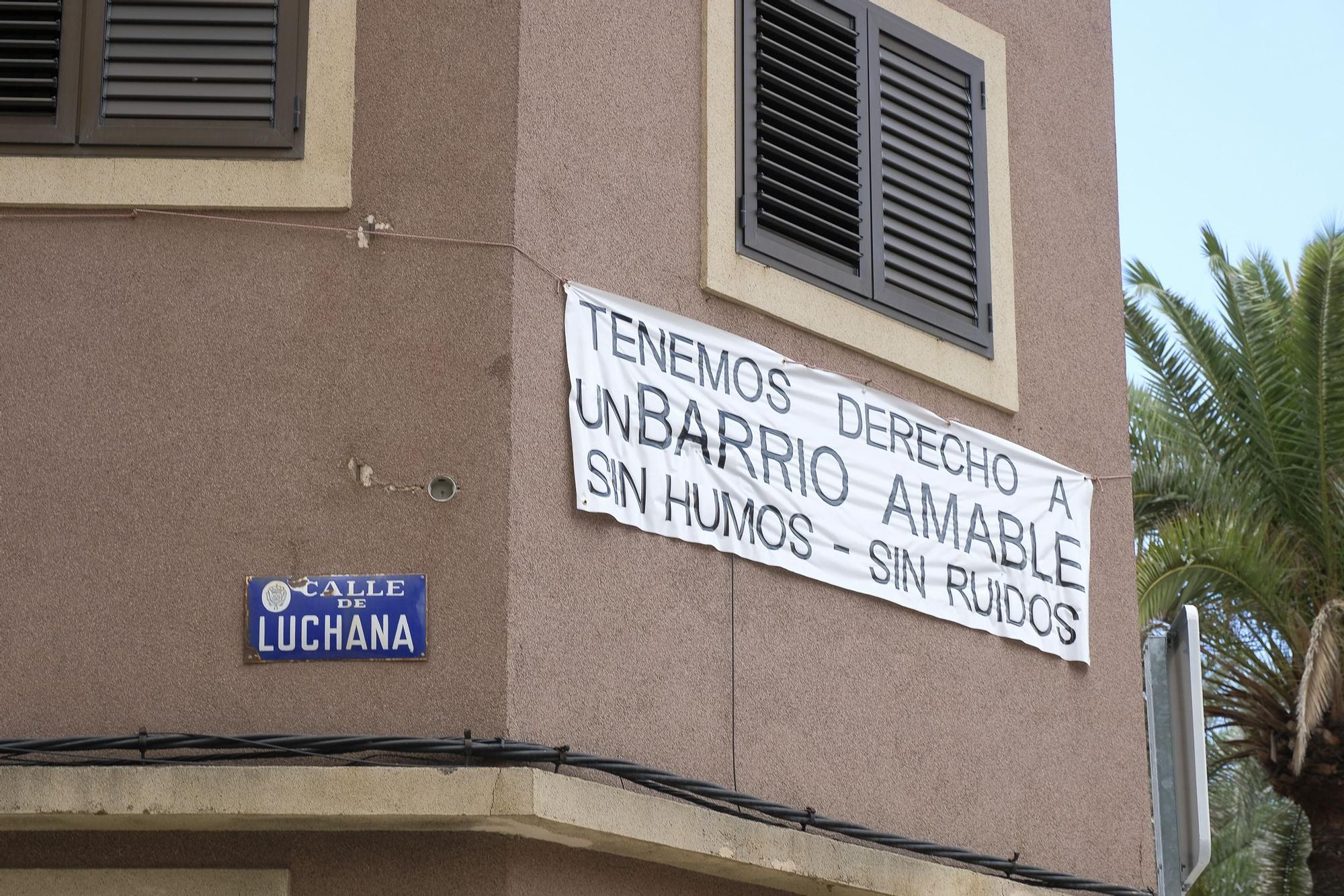 Vecinos de Guanarteme cuelgan pancartas de "Guanarteme no se vende, se defiende"