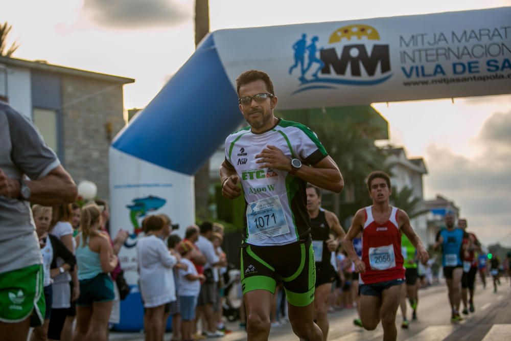 Madrugón festivo y atlético en Santa Pola