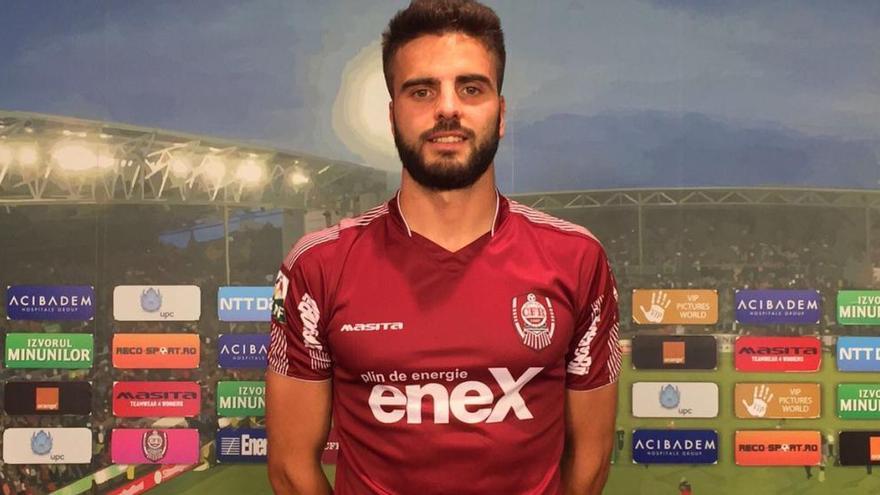 Pelayo Novo, en su presentación con el Cluj.