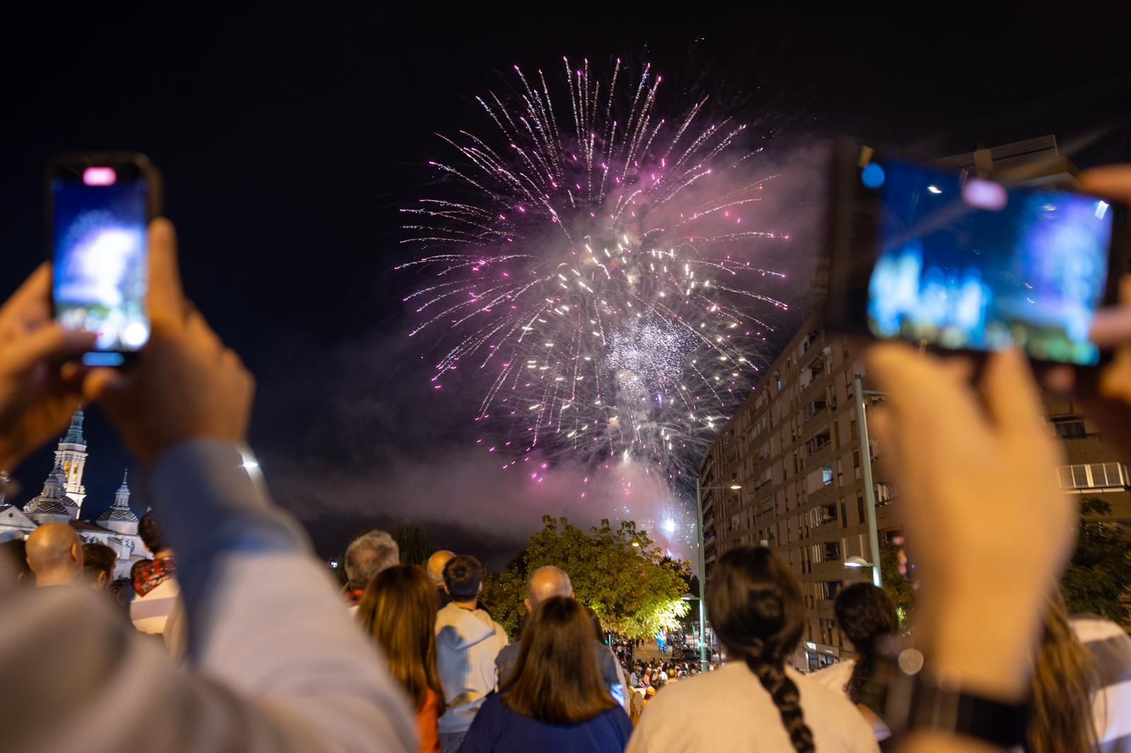 En imágenes | Los fuegos artificiales ponen el broche final a las Fiestas del Pilar 2024