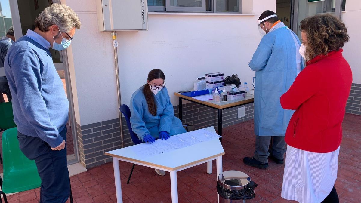 El Ayuntamiento realiza cribados a los trabajadores de las escuelas infantiles del municipio