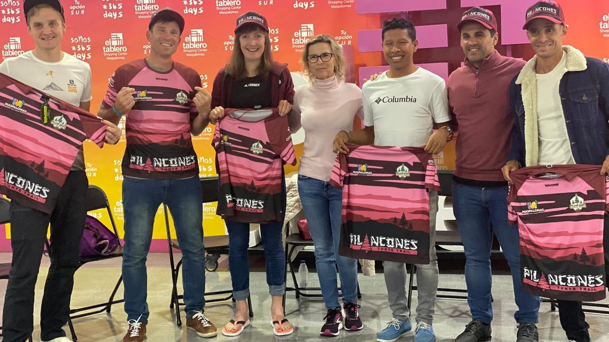 Foto de familia del acto de presentación de la Pilancones Tunte Trail