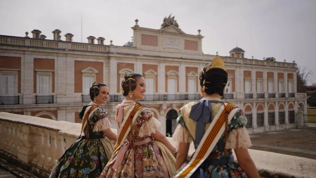 Laura y la corte inician el Extra de Fallas en Aranjuez