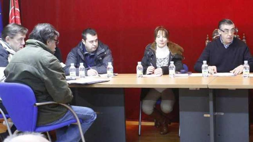 Corporativos del Ayuntamiento de Fermoselle durante una anterior sesión plenaria.