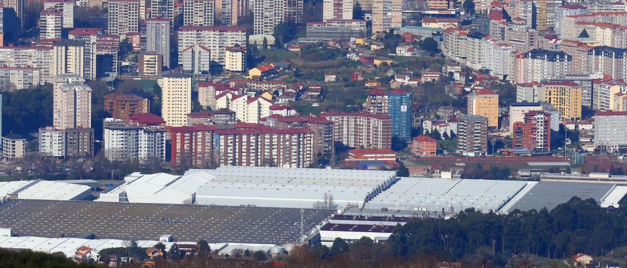 La factoría de Stellantis Vigo vista desde Valladares. |  MARTA G. BREA