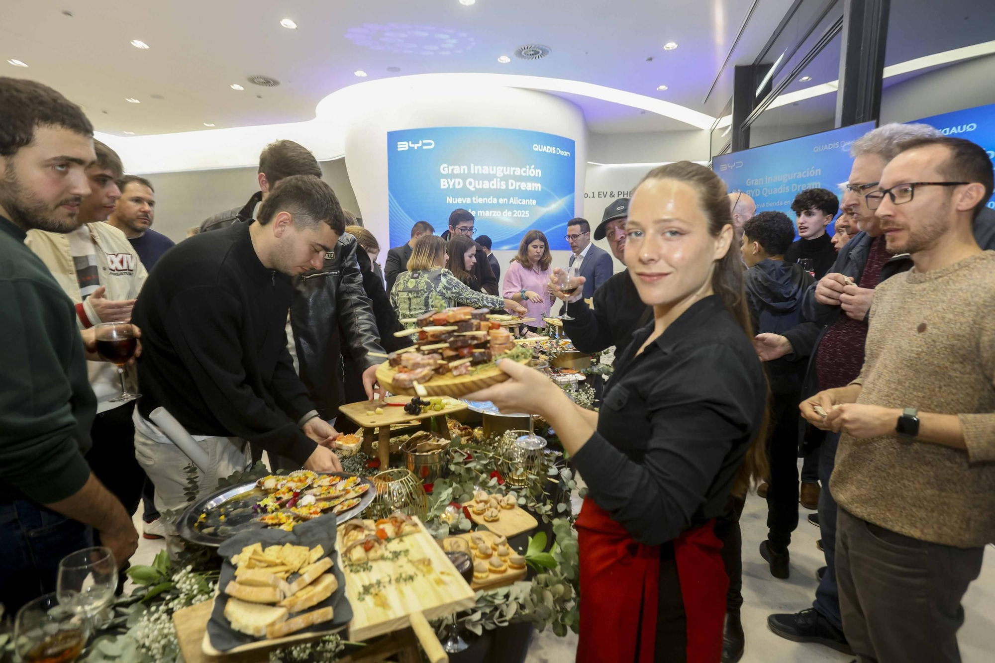 QUADIS Dream inaugura el primer centro BYD en Alicante.