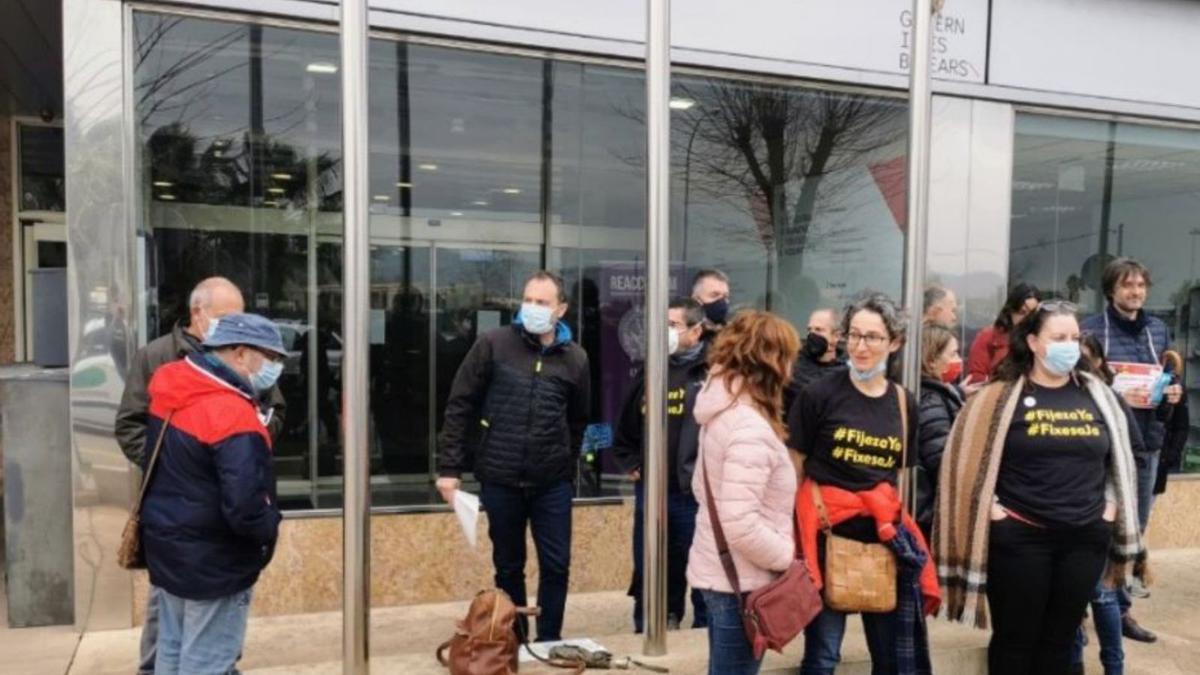 La Coordinadora de Interinos protestó contra el decreto.