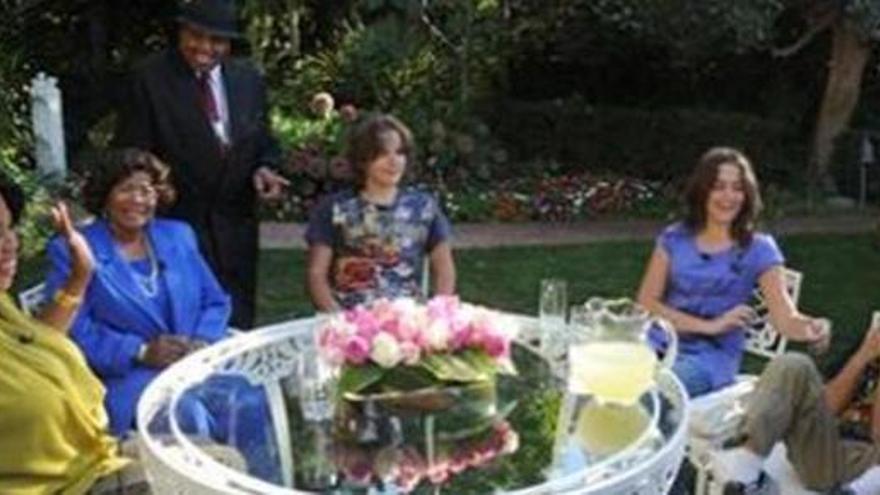 Oprah Winfrey con los hijos de Michael Jackson.