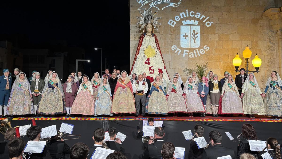 Las fotos de la ofrenda de flores en las Fallas de Benicarló