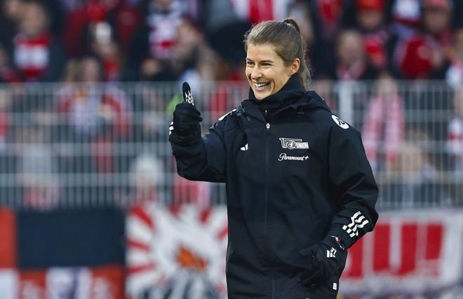 Marie-Louise Eta trenca el gran sostre de vidre del futbol
