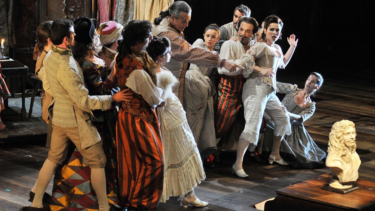 Un momento de 'Adriana Lecouvreur', con puesta en escena de David McVicar, en el montaje de 2012 en el Liceu.