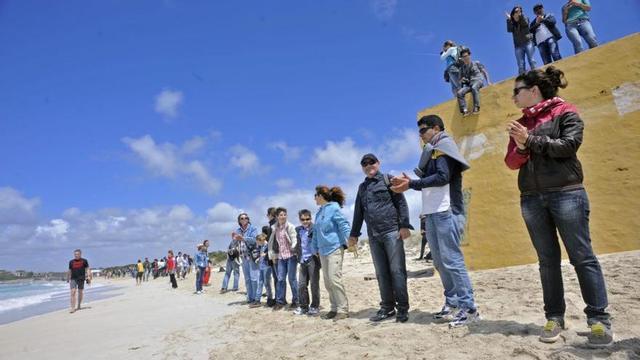 Cadena humana a Es Trenc l’any 2012.