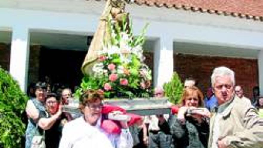 Peñas, procesión... y a los toros