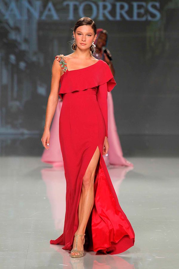 Vestidos rojos para invitadas de boda: Ana Torres