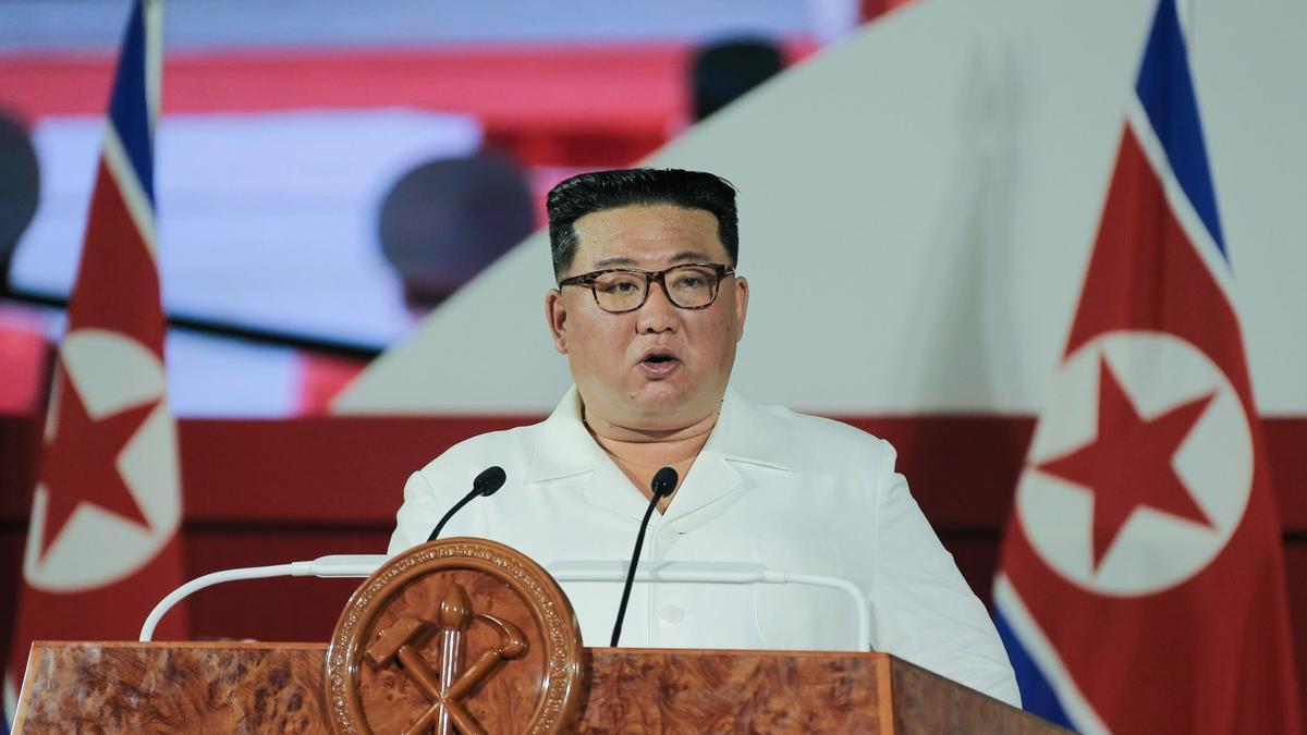 Kim Jong-un, líder norcoreano, hablando durante una ceremonia