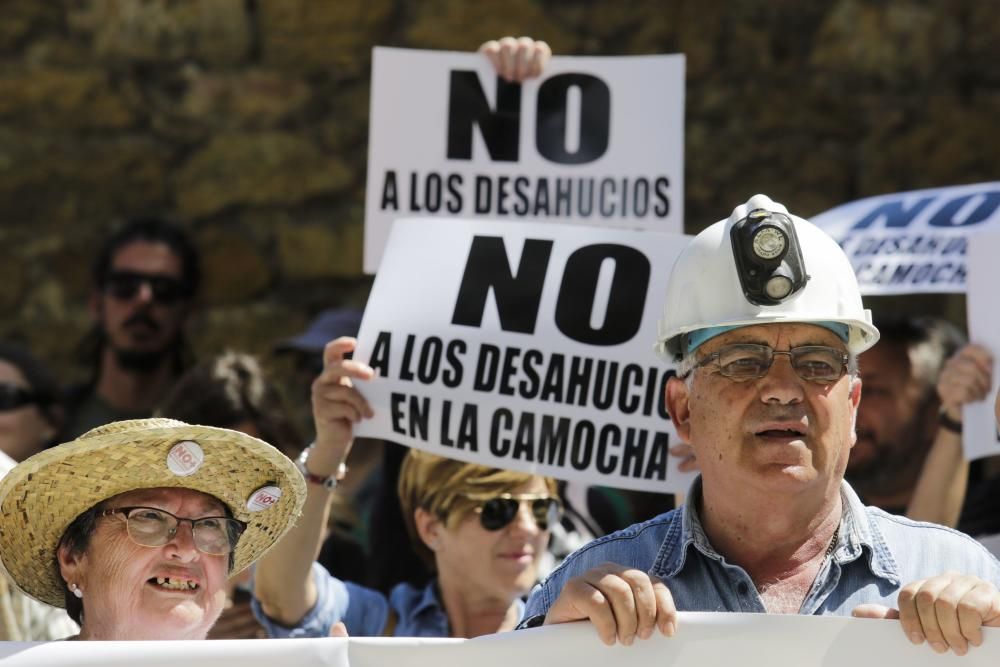 Protesta de los vecinos de La Camocha