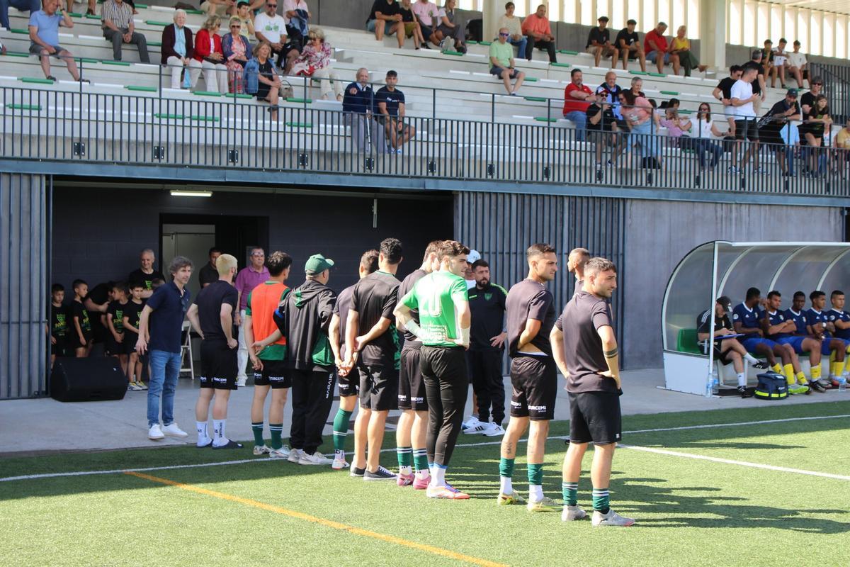 EN IMÁGENES: El pasillo del Hispano a los pequeños del prebenjamín A tras ganar la liga y conseguir el ascenso a Primera