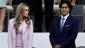 Fotografía de archivo de Nicolás Petro Burgos, hijo del presidente Gustavo Petro (d) junto a su exesposa Day Vásquez (i) en la ceremonia de investidura del presidente Gustavo Petro. 