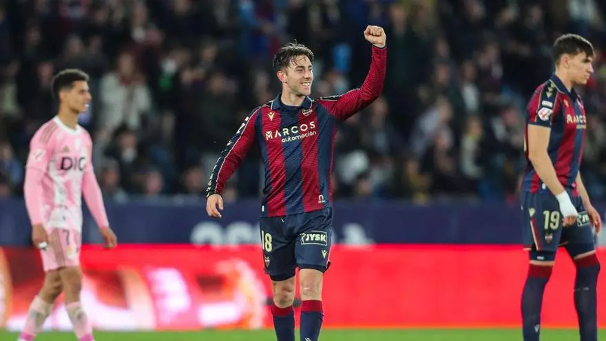 ¡El latigazo de Losada desde fuera del área desempató el partido!