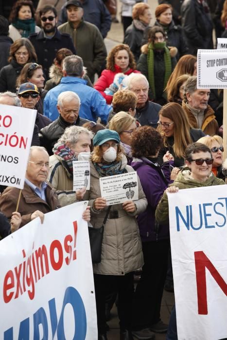 Concentración por un aire limpio frente a la sede de la EMA antes de la reunión de la Comisión de Seguimiento