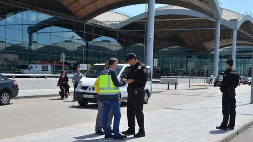 Cincuenta detenidos en el aeropuerto de Alicante en el primer trimestre del año