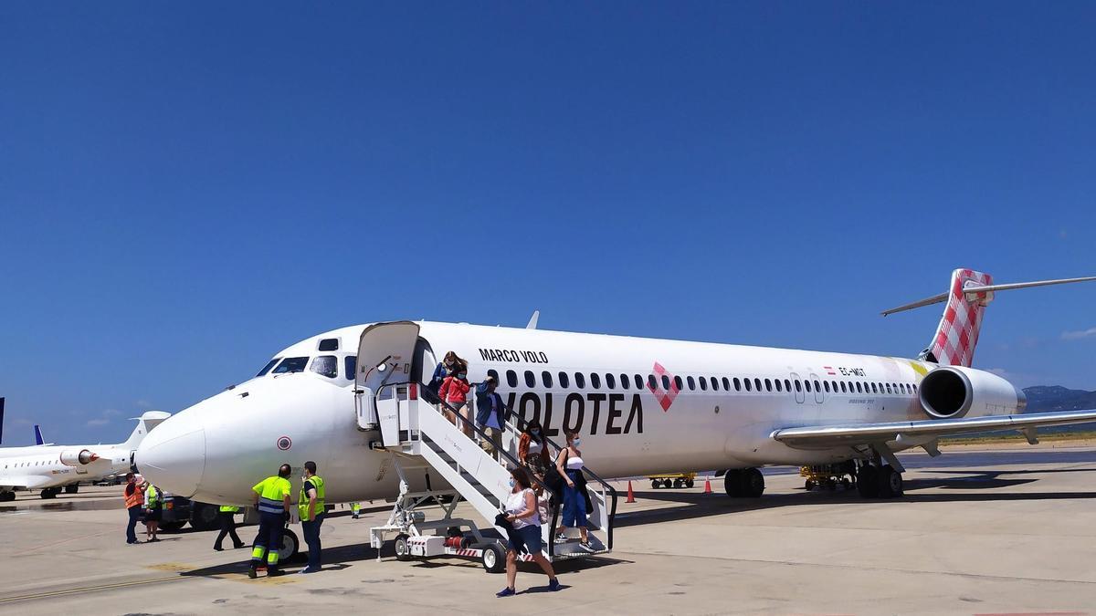 Avión de Volotea en el aeropuerto de Castellón