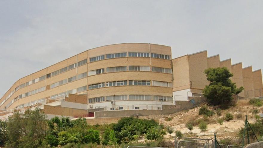 El colegio San Agustín de Alicante, en el barrio de Juan XXIII. / Google Maps