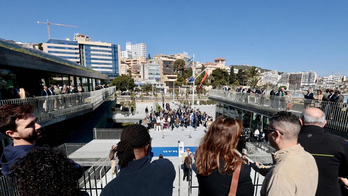El Club de Mar inaugura sus nuevas pasarelas peatonales